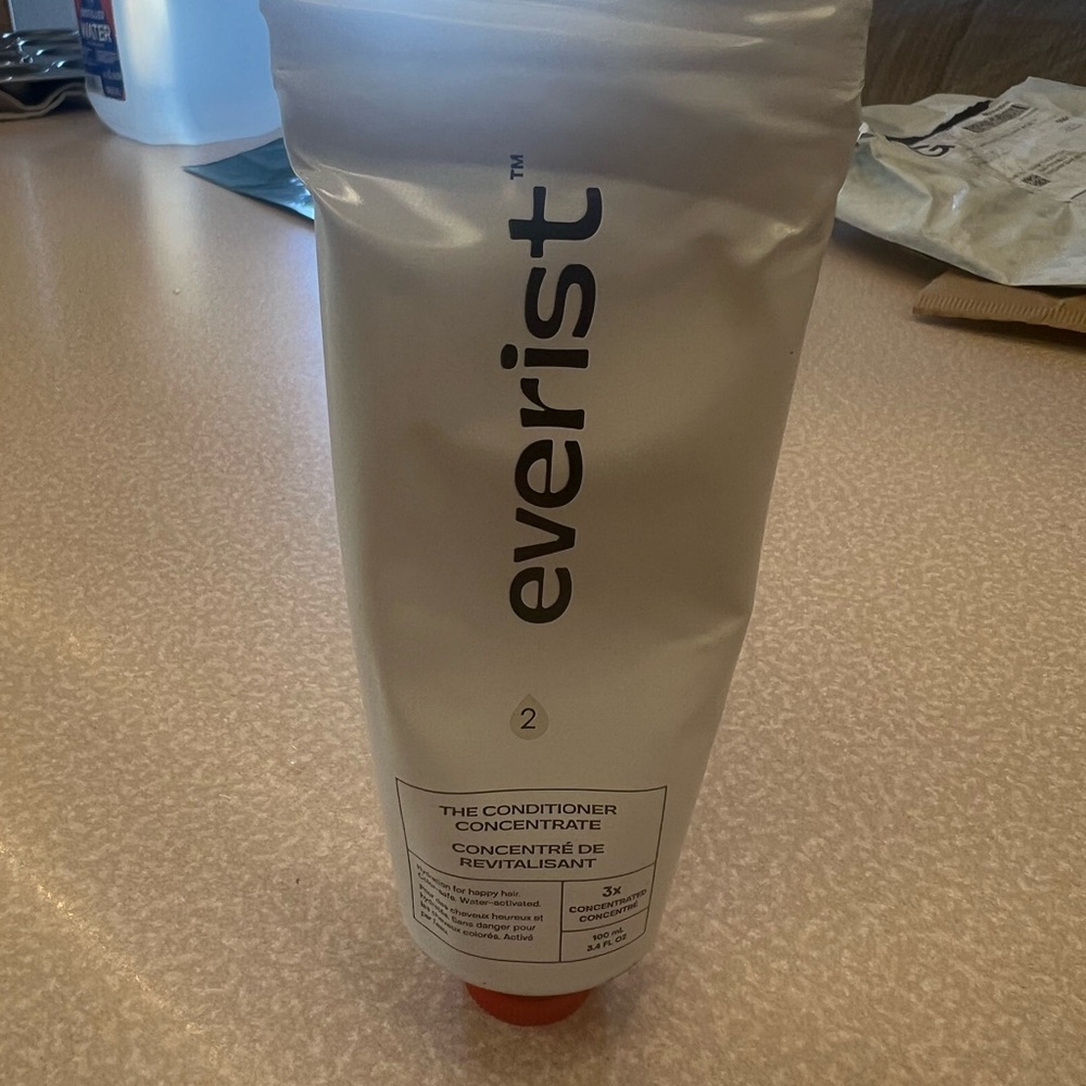 Everist White Conditioner Concentrate - Hydrating Hair Treatment - Picture 2 of 4